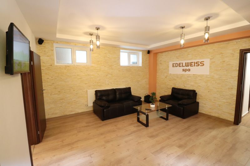 Floating room Edelweiss Predeal